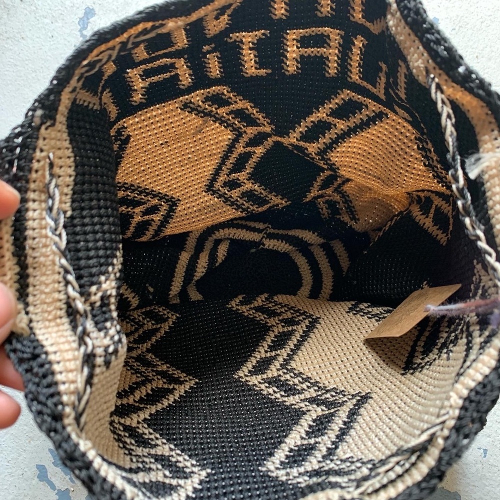 Colombian Wayuu Bucket Bag With Drawstring Closure - image 4